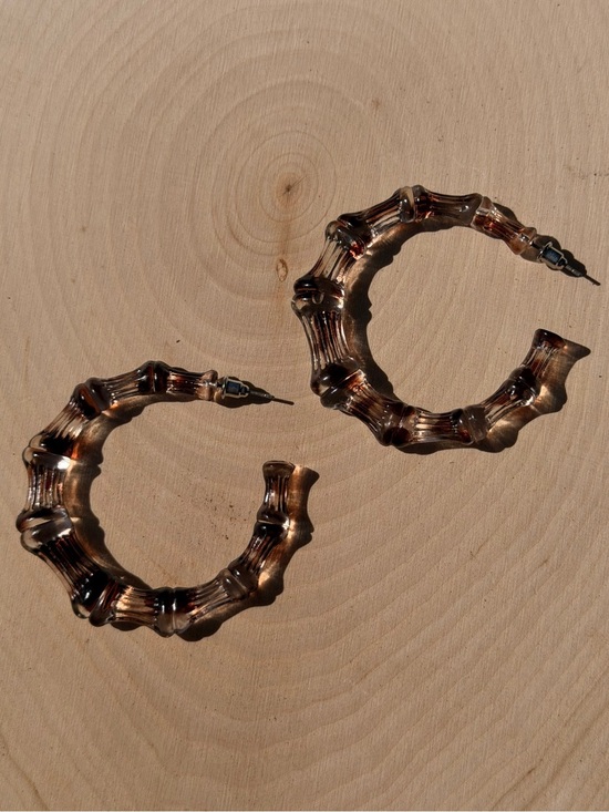 Magnolia Luxuries Jewelry - Brown Tortoiseshell Bamboo-Style Hoop Earrings